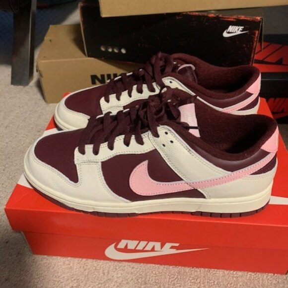 Dunk Low Premium Valentine's Day - Picture 2 of 5